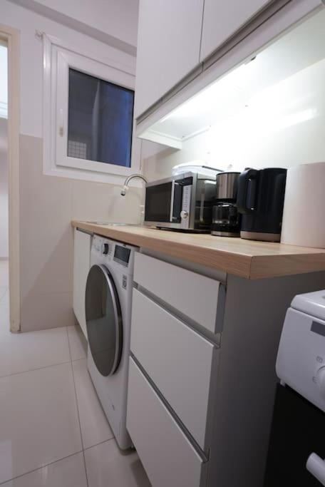 Syntagma Square, 70Sqm Pentelis Sunny Apartment Atenas Exterior foto
