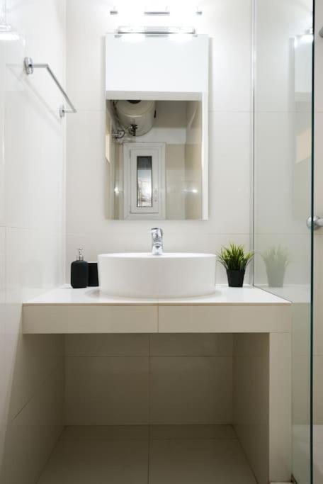 Syntagma Square, 70Sqm Pentelis Sunny Apartment Atenas Exterior foto