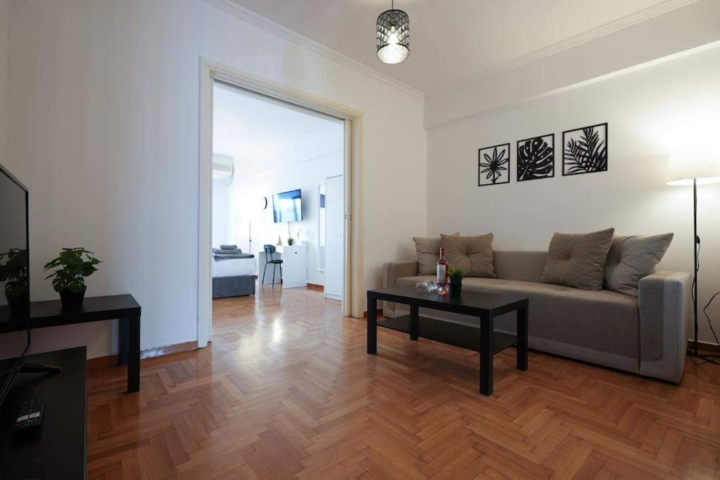 Syntagma Square, 70Sqm Pentelis Sunny Apartment Atenas Exterior foto