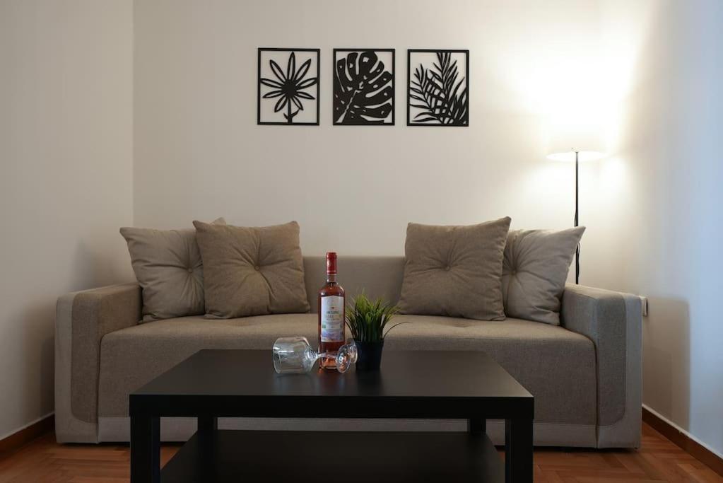 Syntagma Square, 70Sqm Pentelis Sunny Apartment Atenas Exterior foto