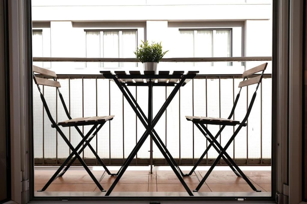 Syntagma Square, 70Sqm Pentelis Sunny Apartment Atenas Exterior foto