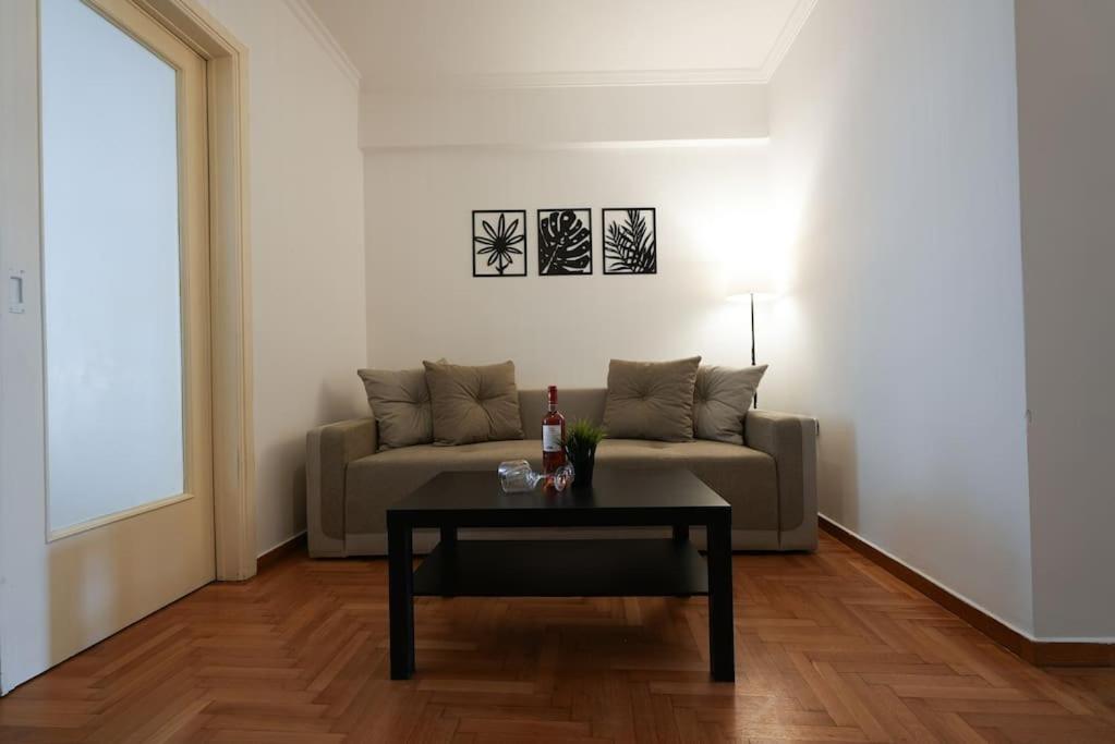 Syntagma Square, 70Sqm Pentelis Sunny Apartment Atenas Exterior foto